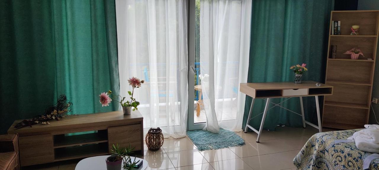 Apartment Hospitable In The Park, *